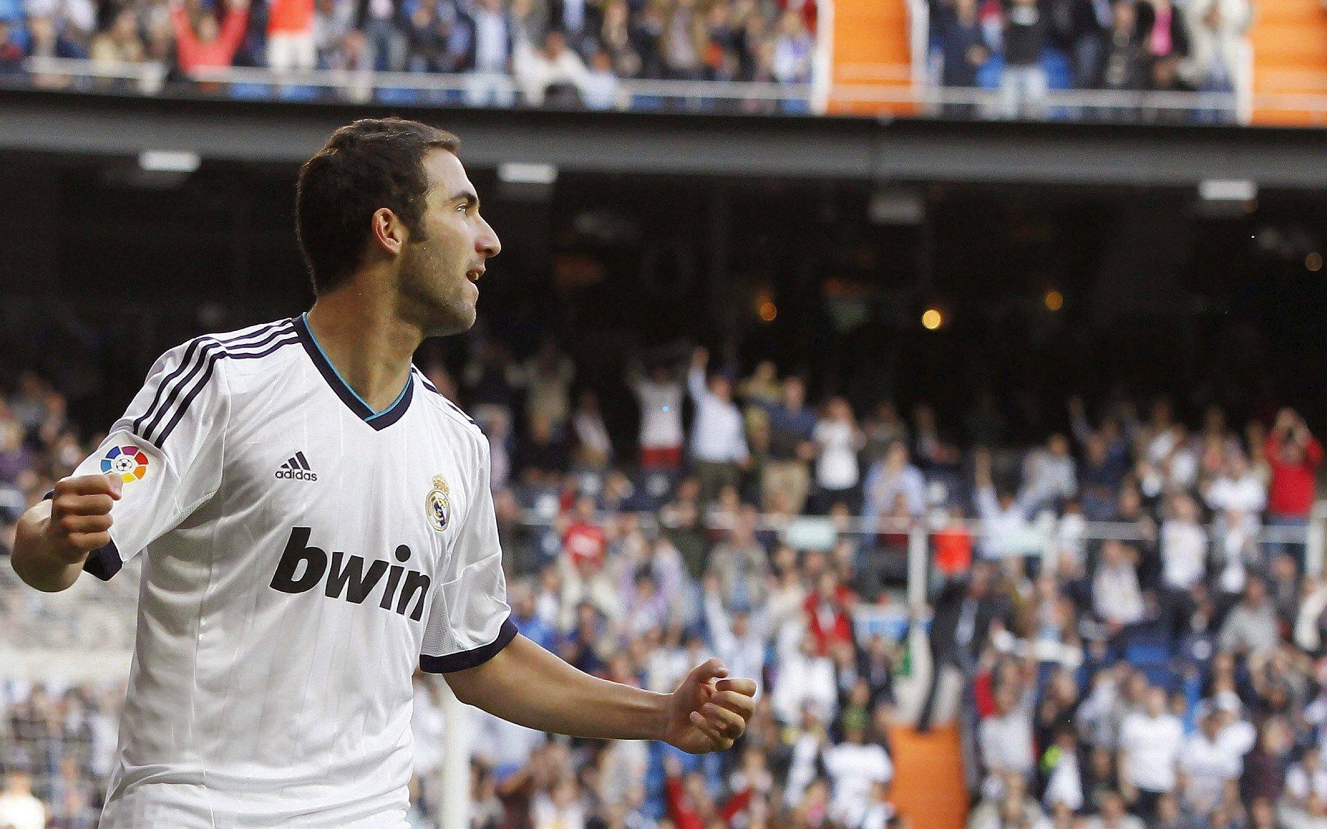 巴萨B队年轻中卫马马杜-法尔或于冬窗寻求转会，巴塞尔等队展开竞争